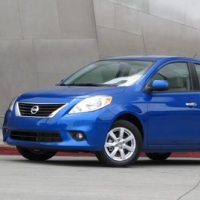 самые недорогие автомобили 2013 Nissan Versa 1.6 S