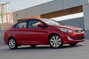 самые недорогие автомобили 2013 Hyundai Accent GLS