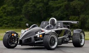 Ariel Atom 700: мощный, но легкий