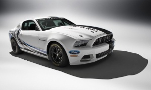 Mustang Cobra Jet 2013 года на фестивале SEMA Show