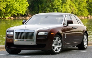 Rolls-Royce отзывает Ghost 2010 года в связи с возможным возгоранием двигателя