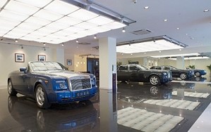 В Абу-Даби открылся крупнейший в мире шоу-рум Rolls-Royce