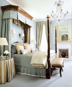 спальня с интерьером в классическом стиле